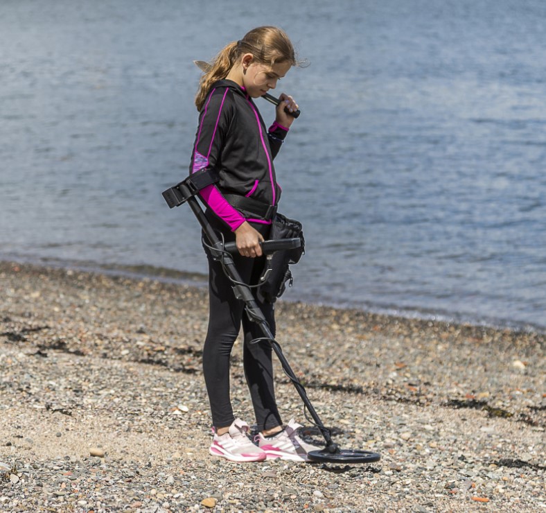 metal detector per tutte le eta, il Rutus è con asta regolabile che si adatta a tutti gli utenti